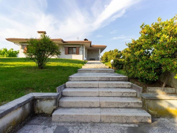 casa indipendente in vendita a Sacile