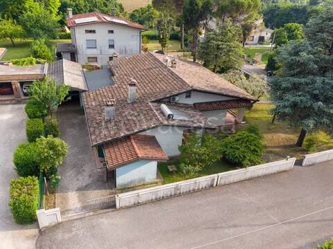 casa indipendente in vendita a Sacile in zona Cornadella