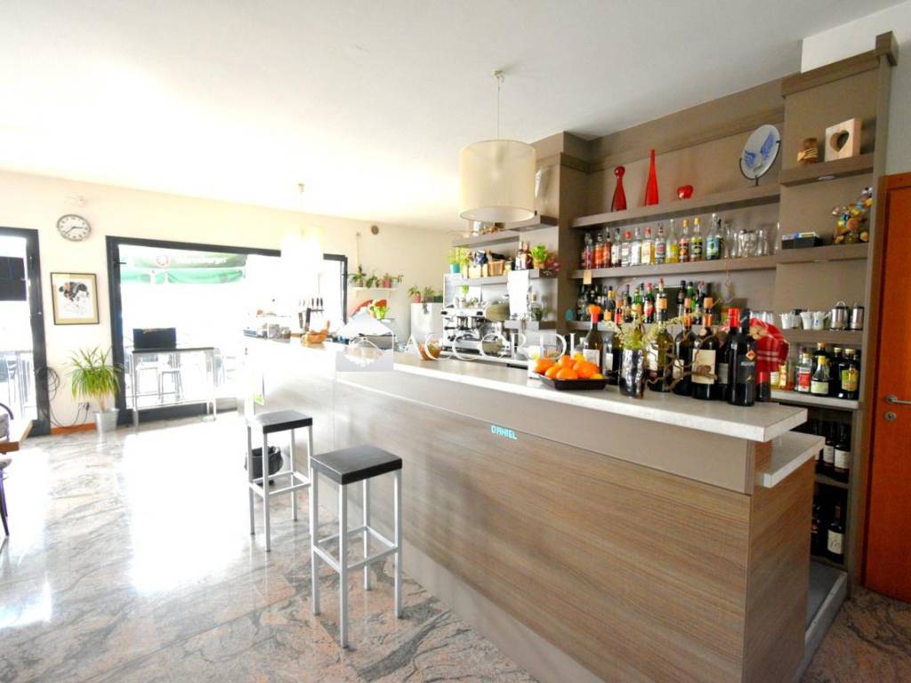 negozio in vendita a Sacile in zona Schiavoi