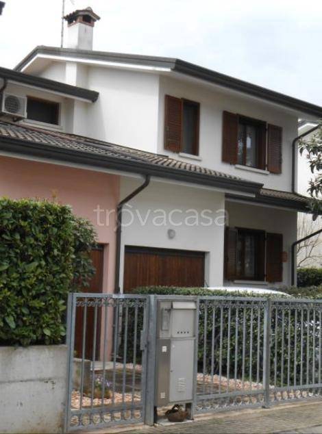 casa indipendente in vendita a Sacile