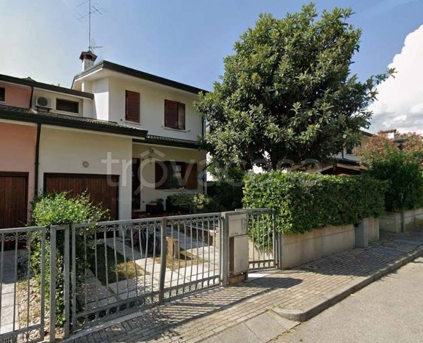 casa indipendente in vendita a Sacile