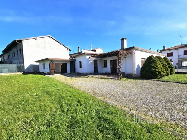 casa indipendente in vendita a San Giorgio della Richinvelda