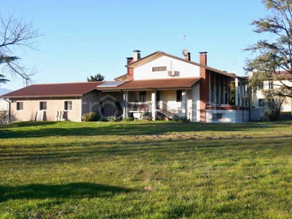 casa indipendente in vendita a San Giorgio della Richinvelda in zona Domanins