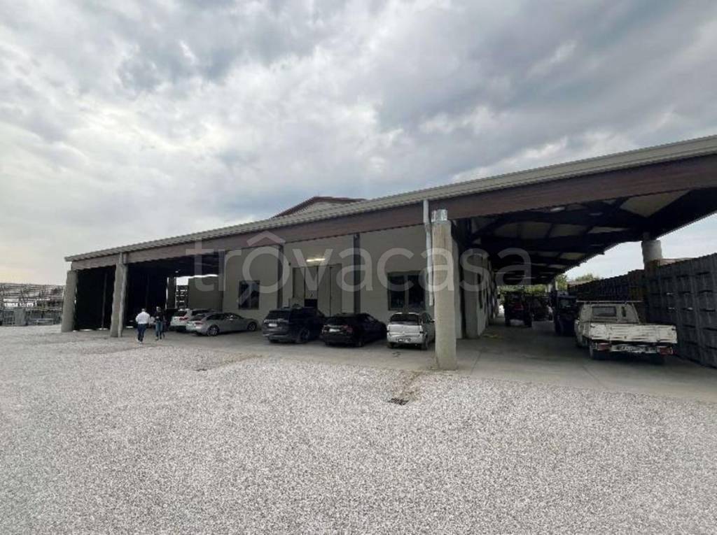 ufficio in vendita a San Giorgio della Richinvelda in zona Rauscedo