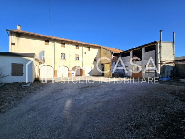 casa indipendente in vendita a San Giorgio della Richinvelda in zona Rauscedo