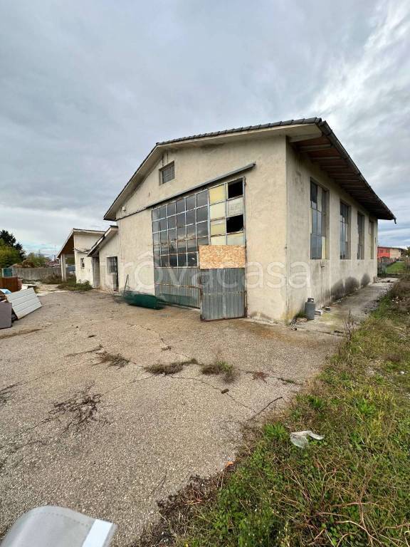 locale commerciale in vendita a San Giorgio della Richinvelda