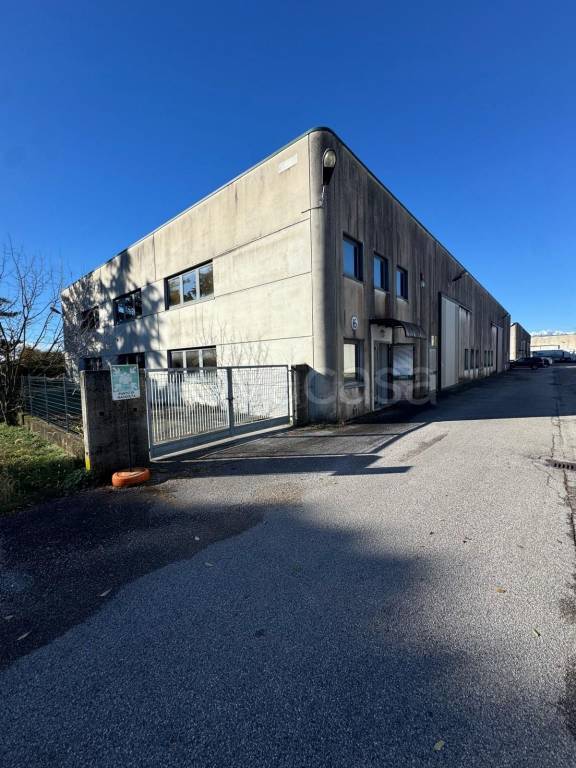 locale commerciale in vendita a San Martino al Tagliamento