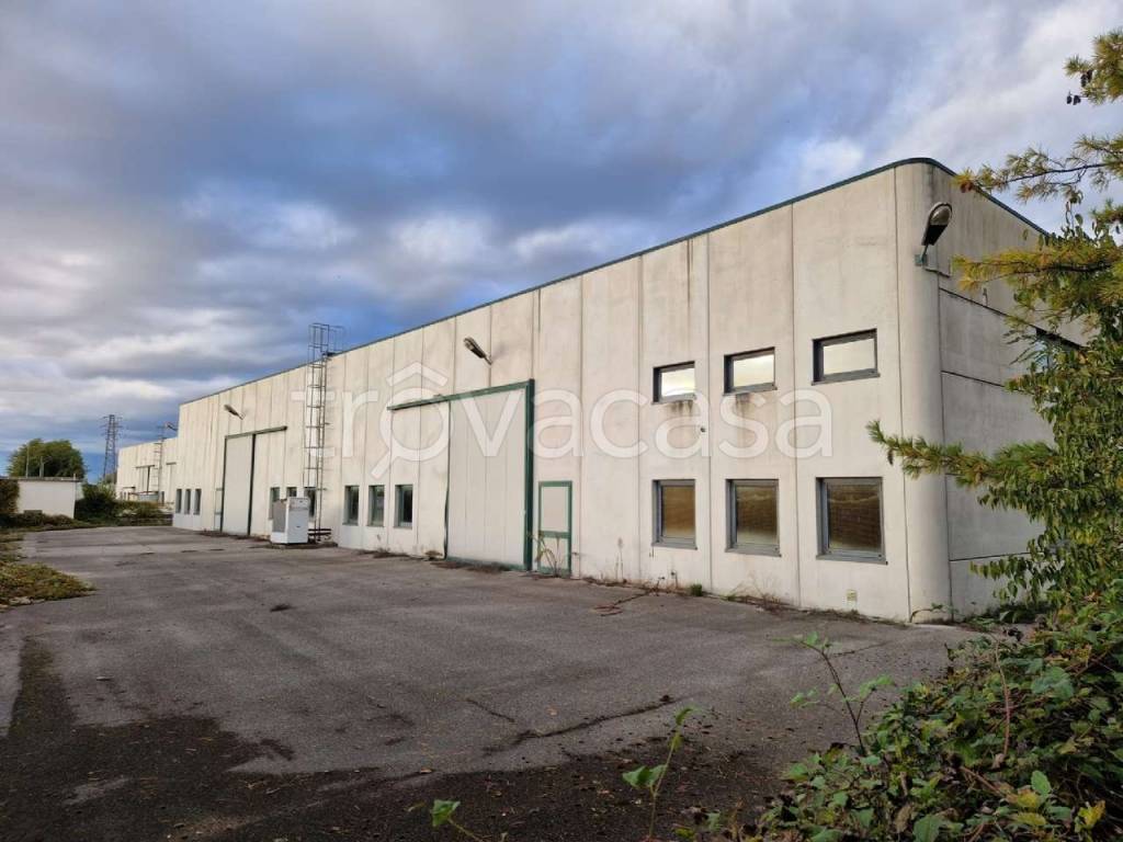 locale commerciale in vendita a San Martino al Tagliamento