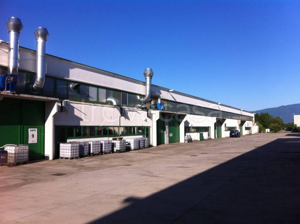 locale commerciale in vendita a San Quirino