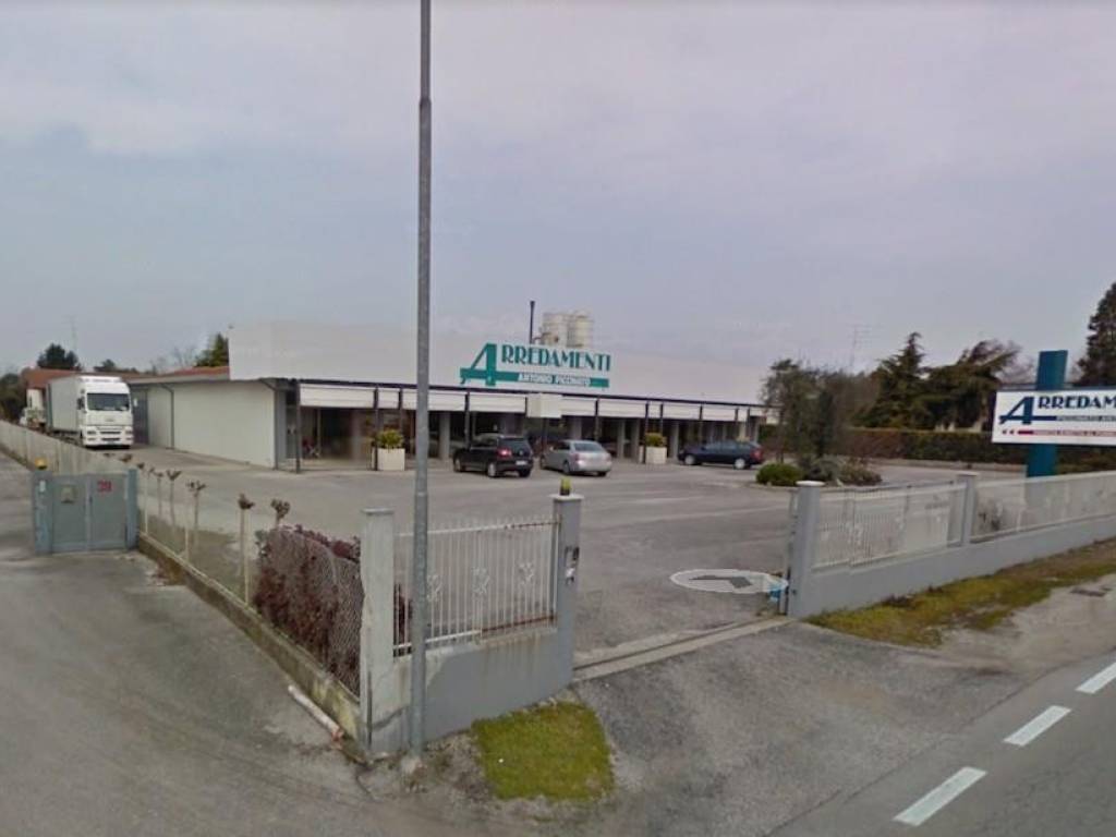 locale commerciale in vendita a San Quirino