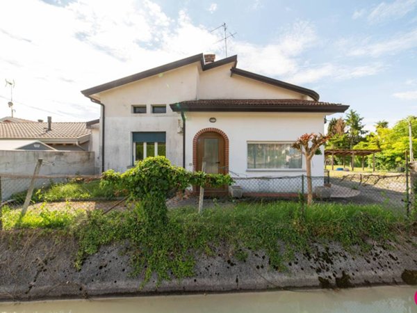 casa indipendente in vendita a San Quirino