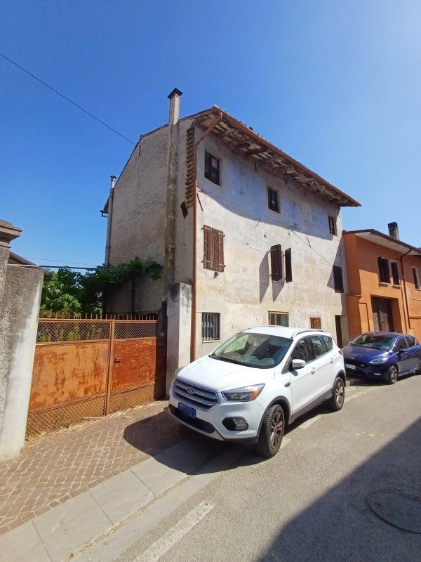casa indipendente in vendita a San Vito al Tagliamento in zona Prodolone