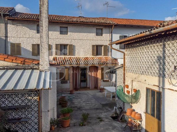 casa indipendente in vendita a San Vito al Tagliamento in zona Rosa