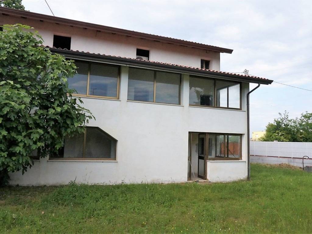 casa indipendente in vendita a San Vito al Tagliamento in zona Gleris