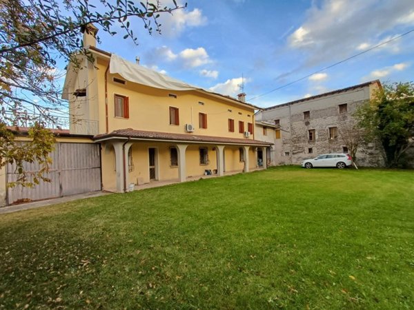 casa indipendente in vendita a San Vito al Tagliamento in zona Carbona