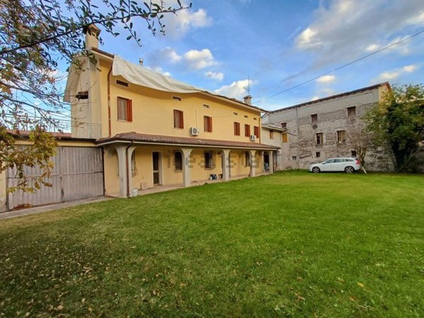 casa indipendente in vendita a San Vito al Tagliamento in zona Carbona