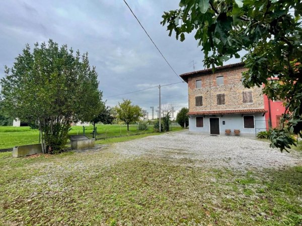 casa indipendente in vendita a San Vito al Tagliamento in zona Gleris