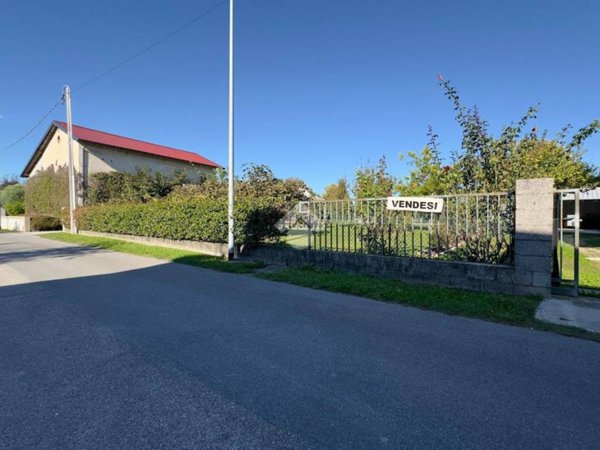 bifamiliare in vendita a San Vito al Tagliamento in zona Savorgnano