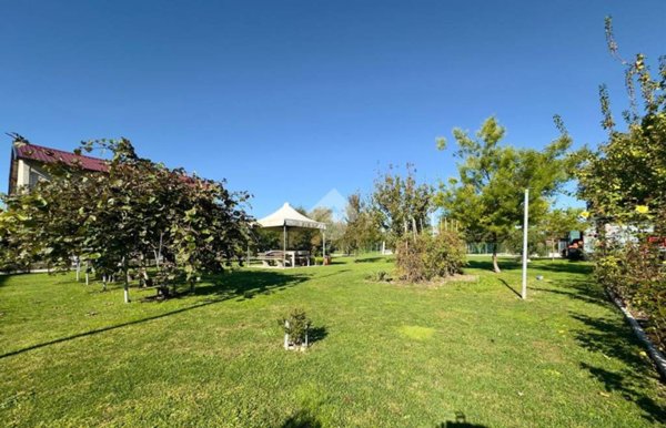 bifamiliare in vendita a San Vito al Tagliamento in zona Savorgnano