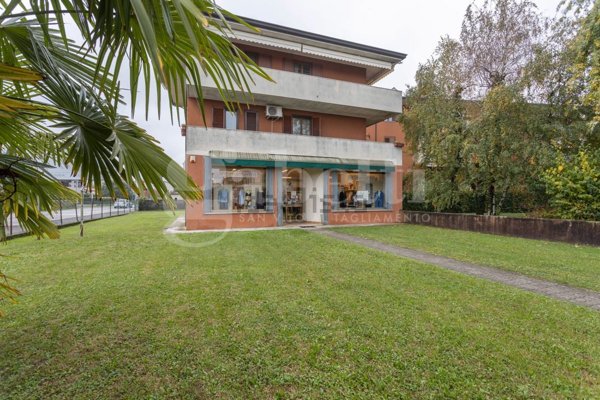 locale commerciale in vendita a San Vito al Tagliamento