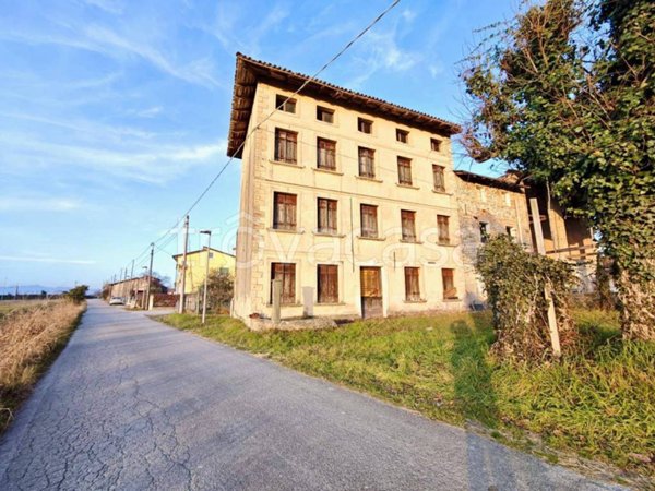 casa indipendente in vendita a San Vito al Tagliamento in zona Carbona