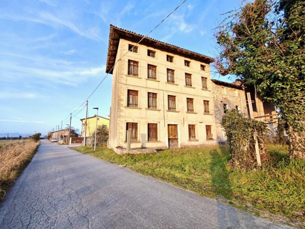 casa indipendente in vendita a San Vito al Tagliamento in zona Carbona