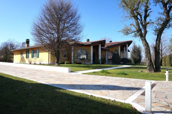 casa indipendente in vendita a San Vito al Tagliamento in zona Prodolone