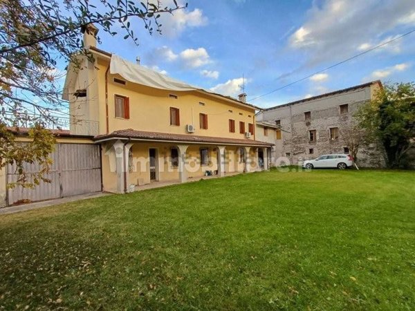 casa indipendente in vendita a San Vito al Tagliamento in zona Carbona