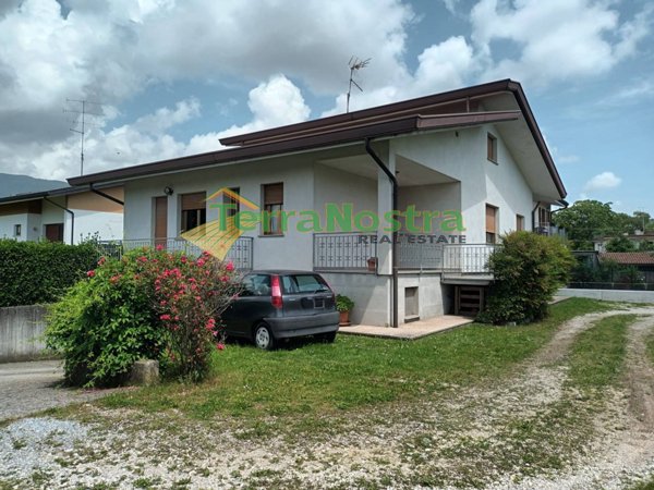 casa indipendente in vendita a Sequals in zona Solimbergo