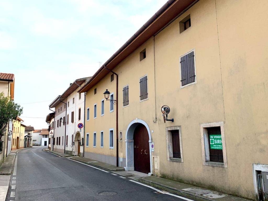 appartamento in vendita a Sequals in zona Lestans
