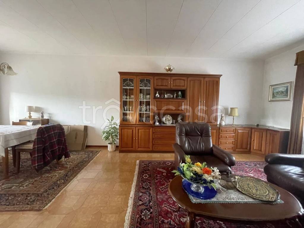 casa indipendente in vendita a Sequals in zona Lestans