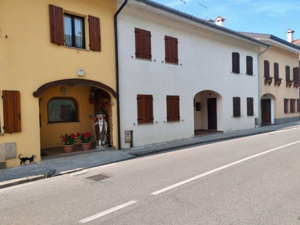 casa indipendente in vendita a Sequals in zona Lestans