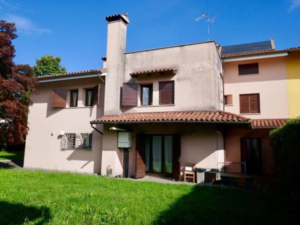 casa indipendente in vendita a Sequals in zona Lestans
