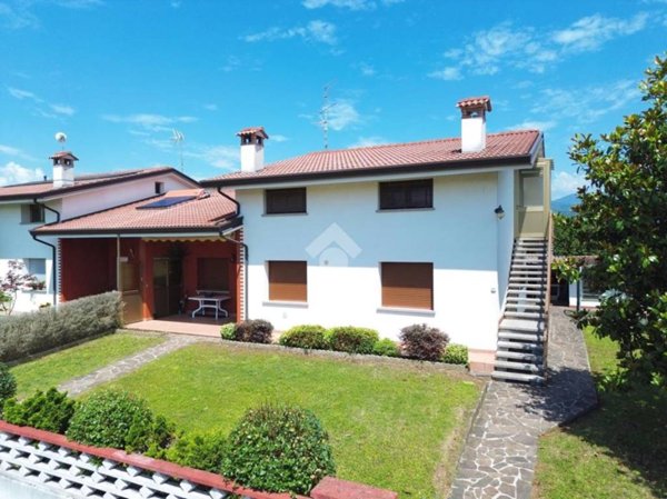casa indipendente in vendita a Sequals in zona Lestans