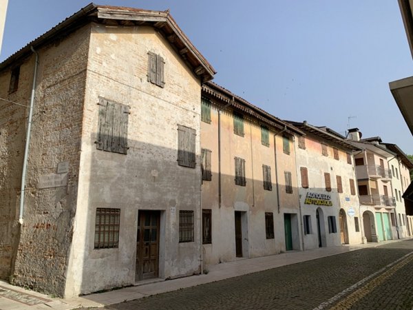 casa indipendente in vendita a Sesto al Reghena