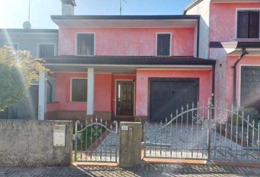 casa indipendente in vendita a Sesto al Reghena in zona Marignana