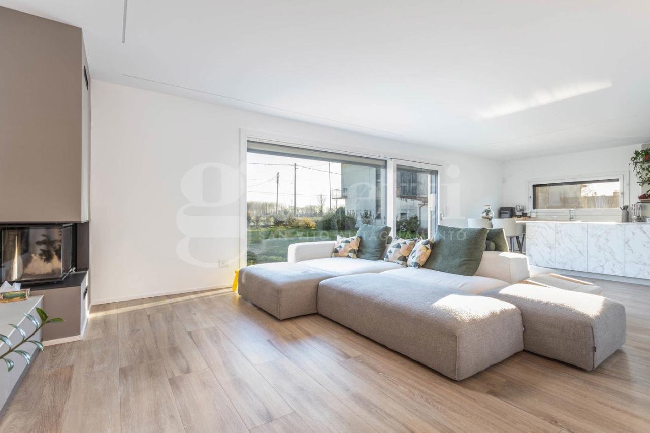 casa indipendente in vendita a Sesto al Reghena