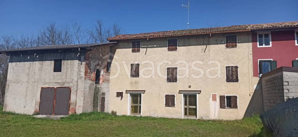 pentavano in vendita a Sesto al Reghena in zona Ramuscello