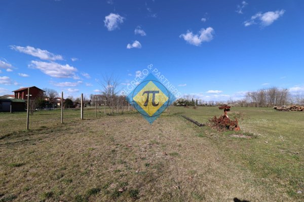 terreno edificabile in vendita a Sesto al Reghena in zona Ramuscello