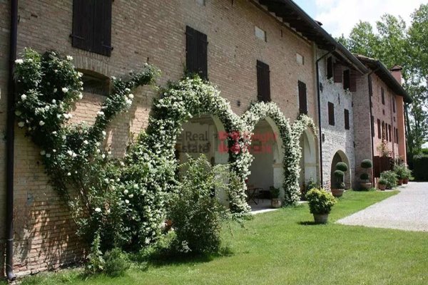 casale in vendita a Sesto al Reghena