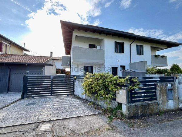 casa indipendente in vendita a Sesto al Reghena