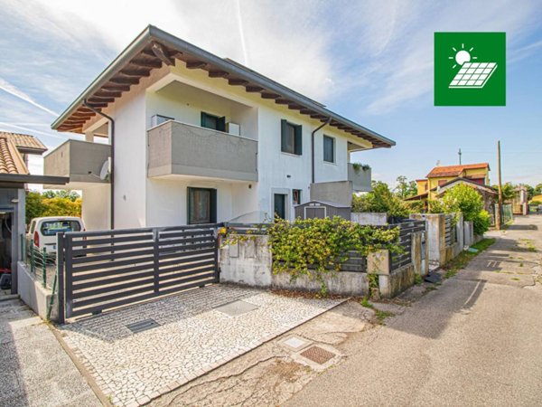 casa indipendente in vendita a Sesto al Reghena in zona Fraticelle
