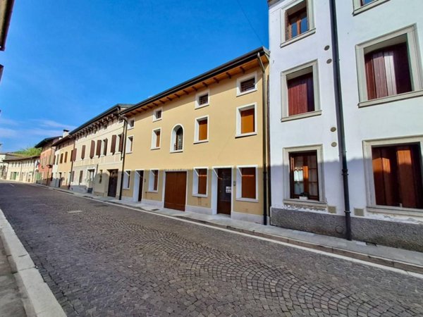 casa indipendente in vendita a Sesto al Reghena