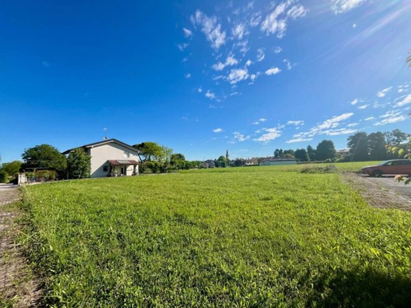 terreno edificabile in vendita a Sesto al Reghena in zona Bagnarola