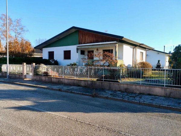 casa indipendente in vendita a Spilimbergo