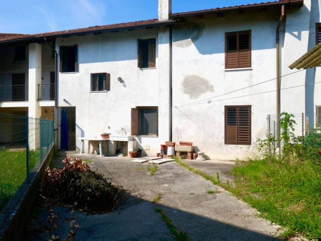 casa indipendente in vendita a Spilimbergo in zona Barbeano