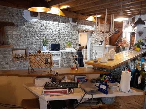 negozio in vendita a Spilimbergo in zona Baseglia