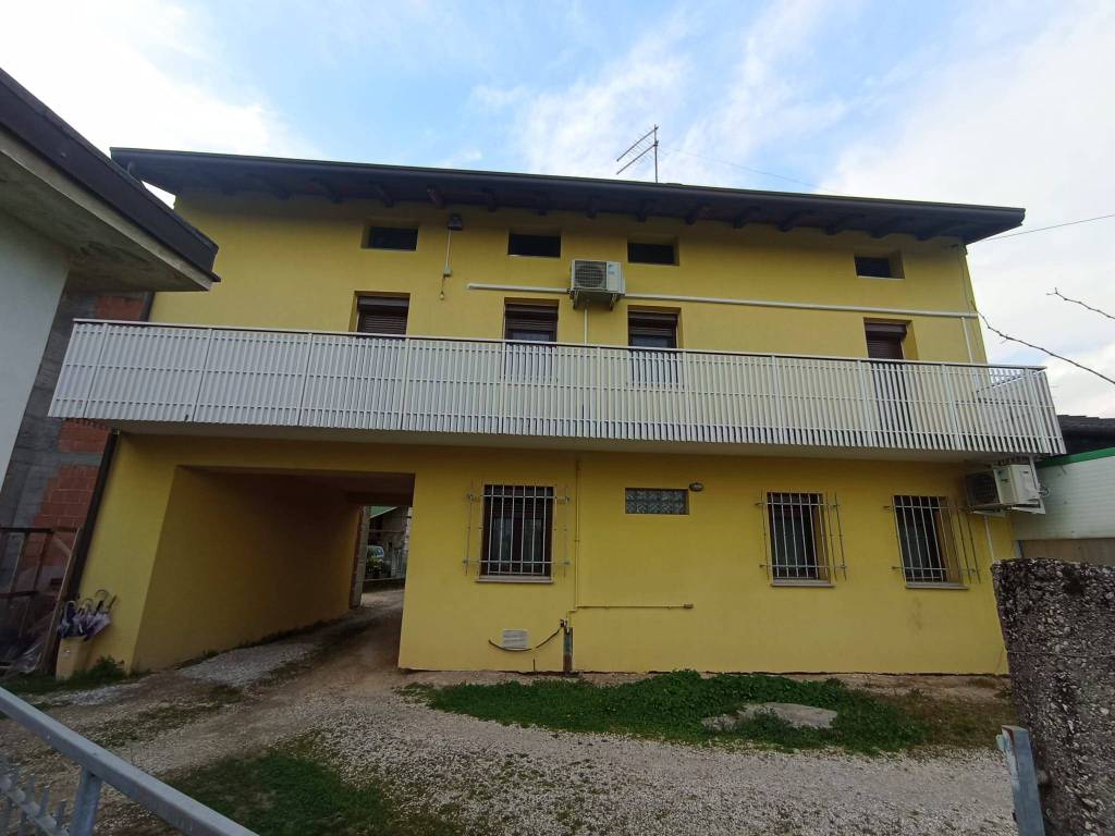 casa indipendente in vendita a Spilimbergo in zona Tauriano