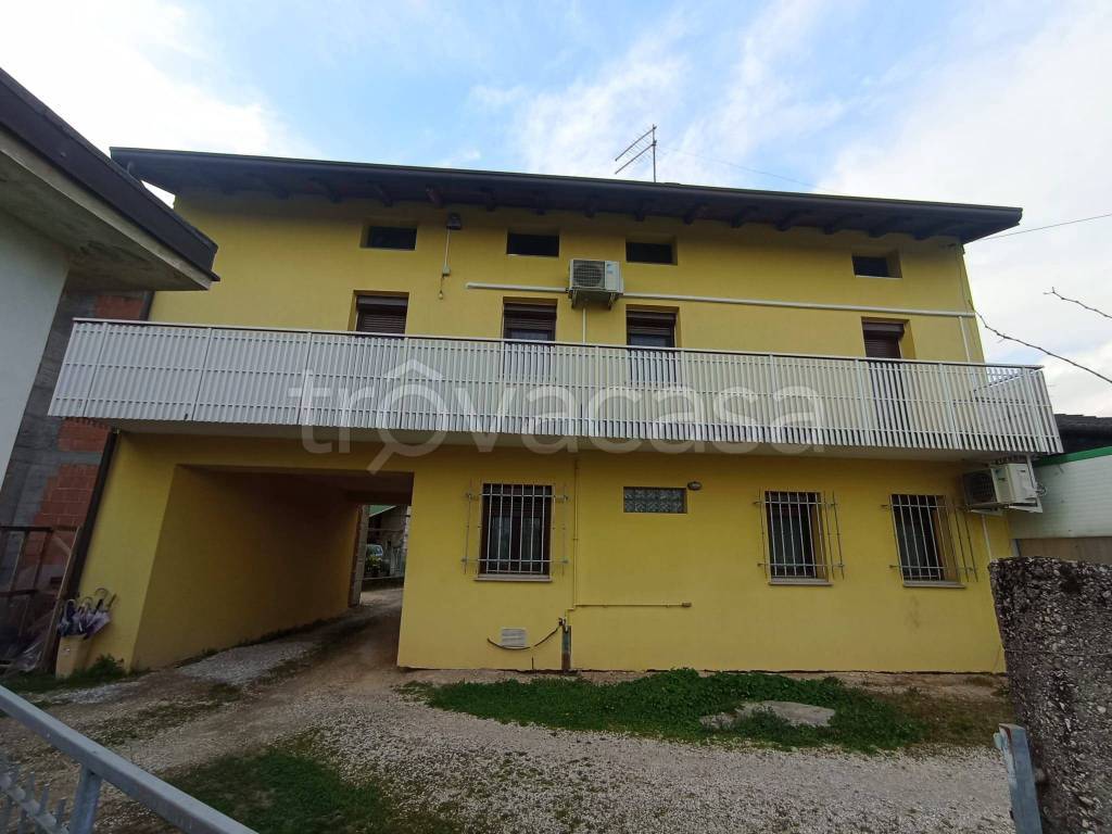 casa indipendente in vendita a Spilimbergo in zona Tauriano