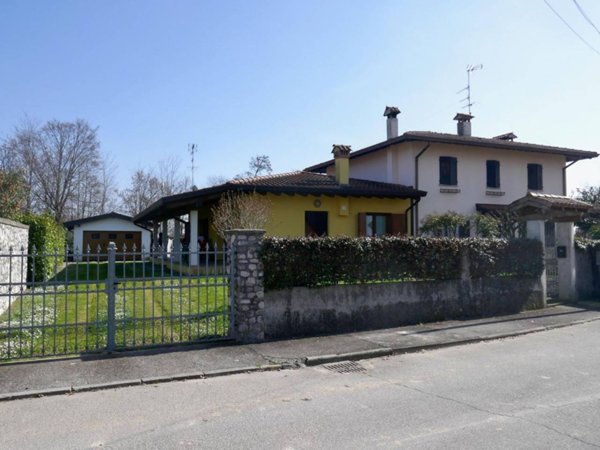 casa indipendente in vendita a Spilimbergo in zona Gradisca